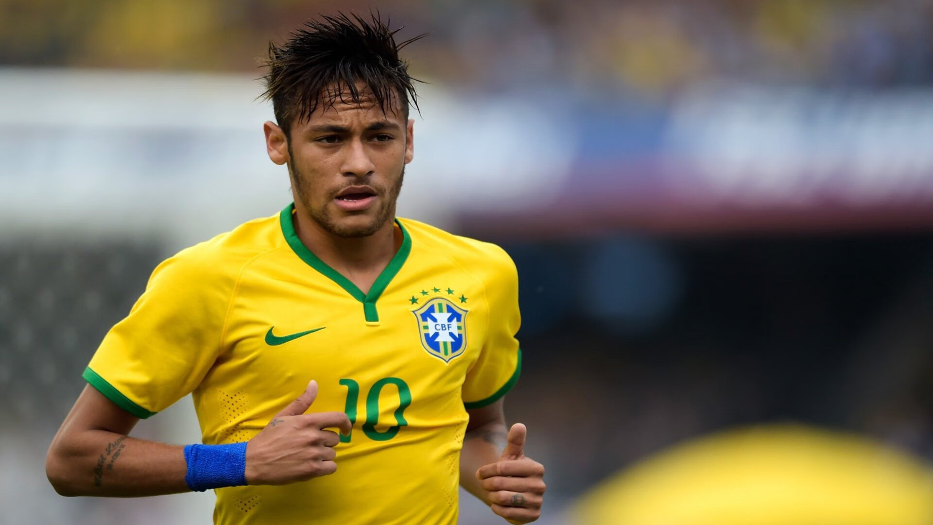 队员个性展现：欧冠比赛中的精彩场外花絮，欧冠人员